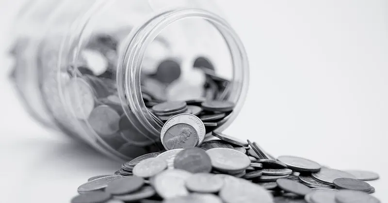 Pareja mayor planificando jubilación